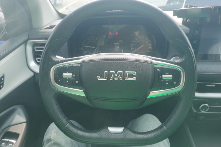 Used JMC Yuhu 7 2022 2.0T Manual Diesel Two-Wheel Drive Comfort Plus Long Wheelbase Steering Wheel