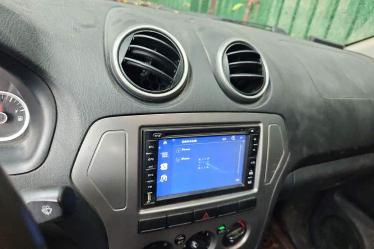 Used JMC Yuhu 7 2012 2.4T Two-Wheel Drive Manual Standard Edition JX4D24 Audio And AC Panel