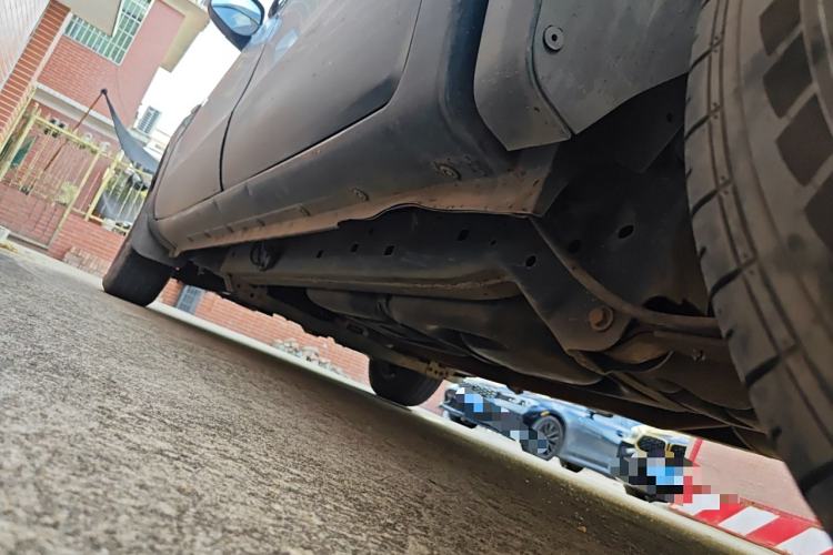 Used JMC Yuhu 7 2012 2.4T Two-Wheel Drive Manual Standard Edition JX4D24 Chassis Rear Left