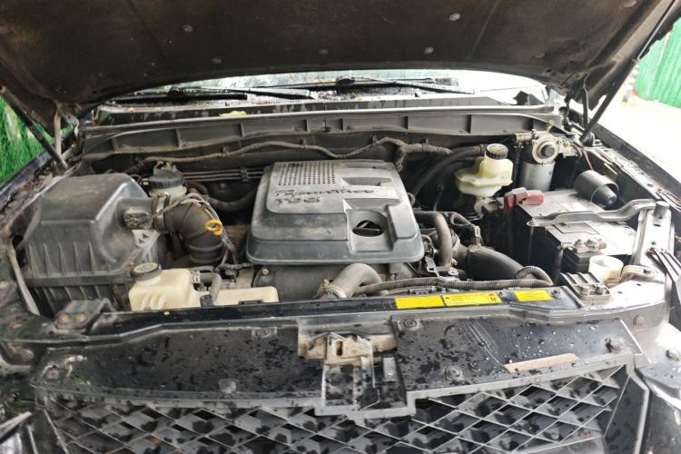 Used JMC Yuhu 7 2012 2.4T Two-Wheel Drive Manual Standard Edition JX4D24 Engine Bay
