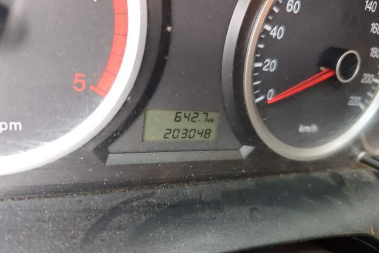 Used JMC Yuhu 7 2012 2.4T Two-Wheel Drive Manual Standard Edition JX4D24 Odometer Close Up