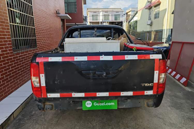 Used JMC Yuhu 7 2012 2.4T Two-Wheel Drive Manual Standard Edition JX4D24 Rear