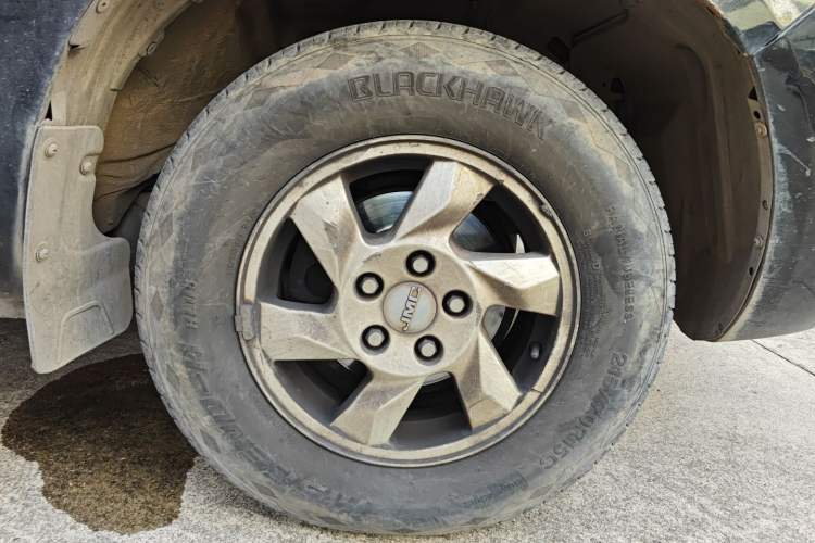 Used JMC Yuhu 7 2012 2.4T Two-Wheel Drive Manual Standard Edition JX4D24 Right Front Wheel Hub