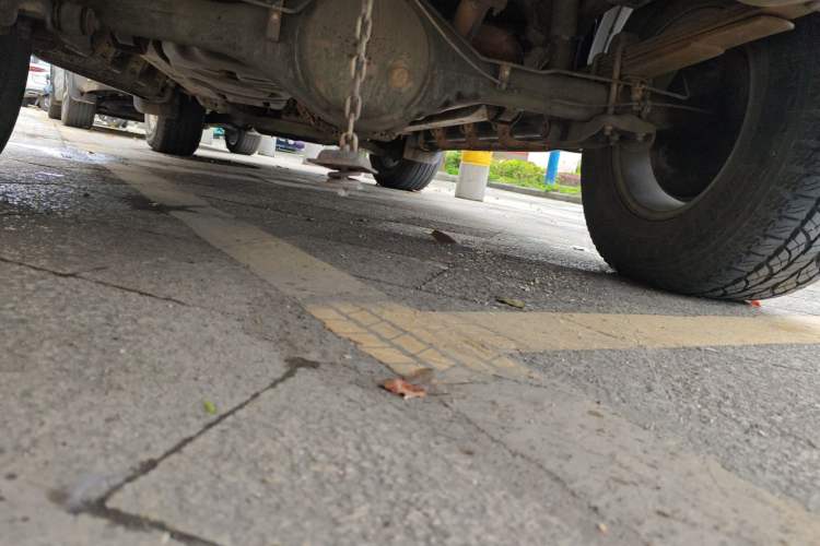 Used JMC Yuhu 7 2012 2.4T Four-Wheel Drive Manual Standard Edition JX4D24 Chassis Rear