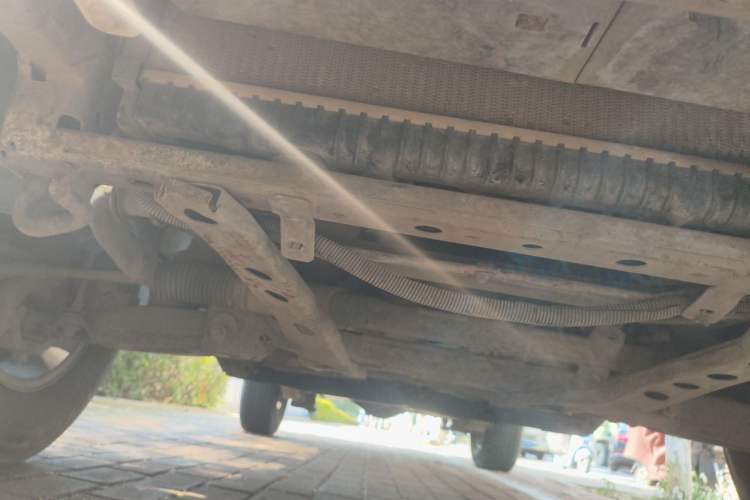 Used JMC Yuhu 7 2012 2.4L Two-Wheel Drive Manual Standard Edition 4G69 Chassis Front