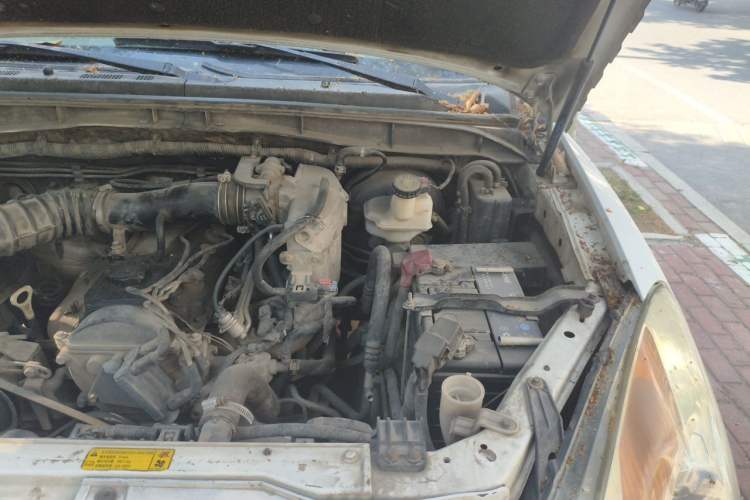 Used JMC Yuhu 7 2012 2.4L Two-Wheel Drive Manual Standard Edition 4G69 Engine Bay Left