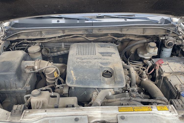 Used JMC Yuhu 7 2012 2.4T Two-Wheel Drive Manual Standard Edition JX4D24 Engine Bay