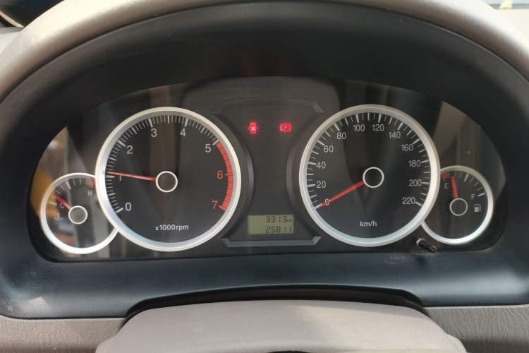 Used JMC Yuhu 7 2012 2.4L 4x4 Manual Standard Edition 4G69 Instrument Cluster
