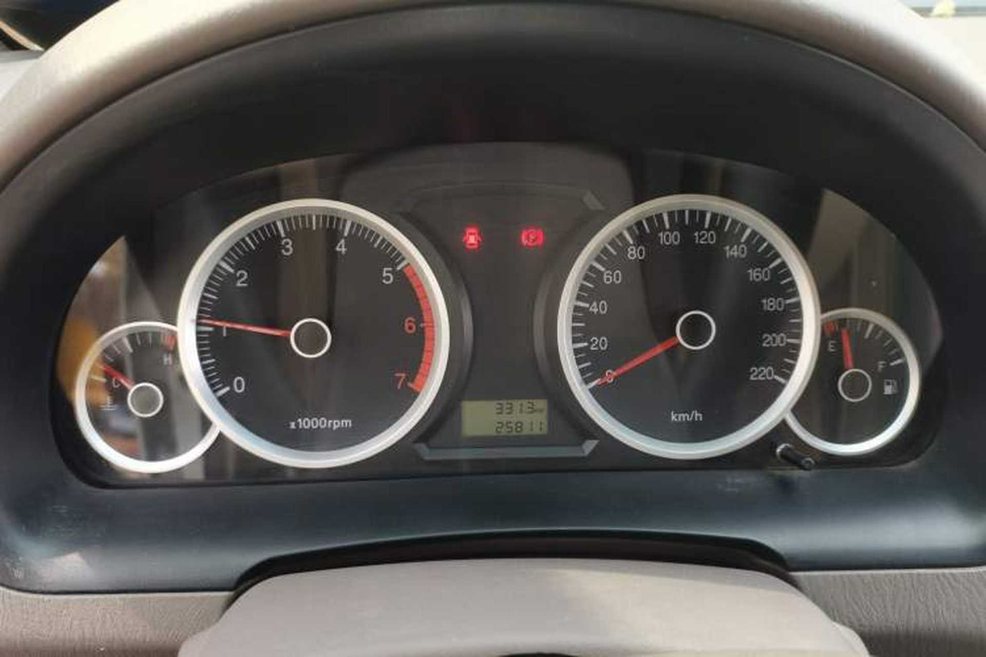 Used JMC Yuhu 7 2012 2.4L 4x4 Manual Standard Edition 4G69 Instrument Cluster