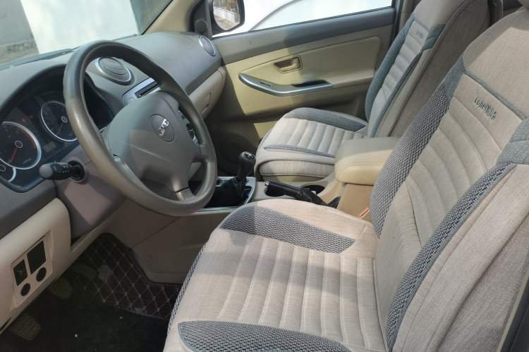 Used JMC Yuhu 7 2012 2.4L 4x4 Manual Standard Edition 4G69 Left Front Seat