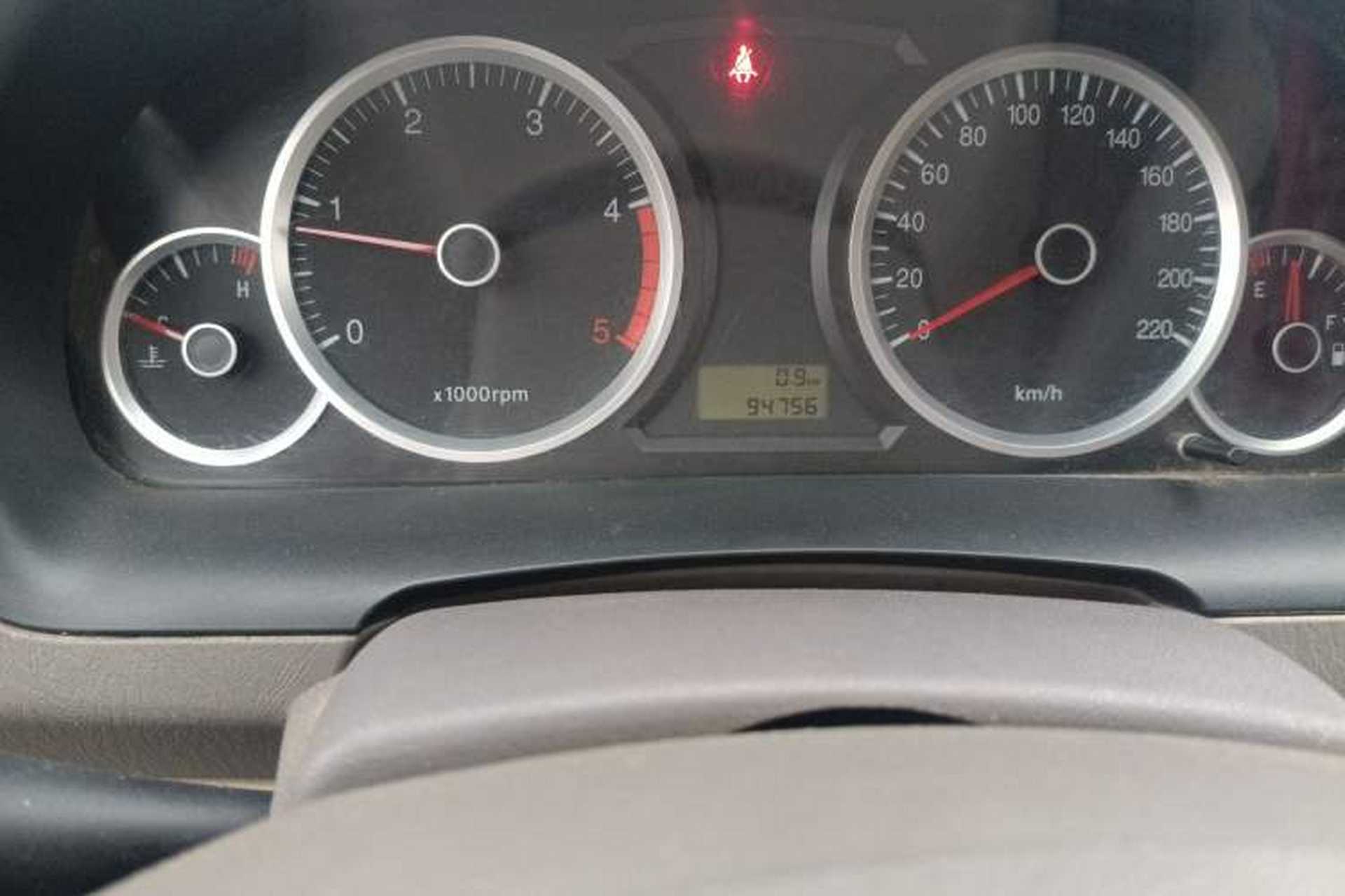 Used JMC Yuhu 7 2012 2.4T Two-Wheel Drive Manual Luxury Edition JX4D24 Odometer Close Up