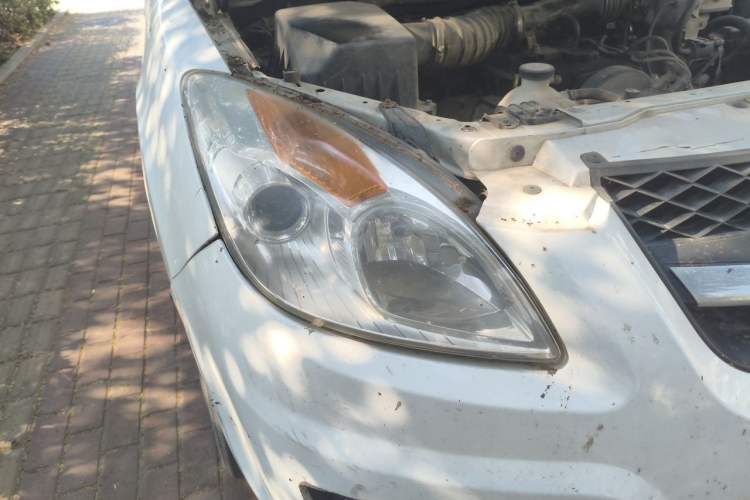 Used JMC Yuhu 7 2012 2.4L Two-Wheel Drive Manual Standard Edition 4G69 Right Front Headlight