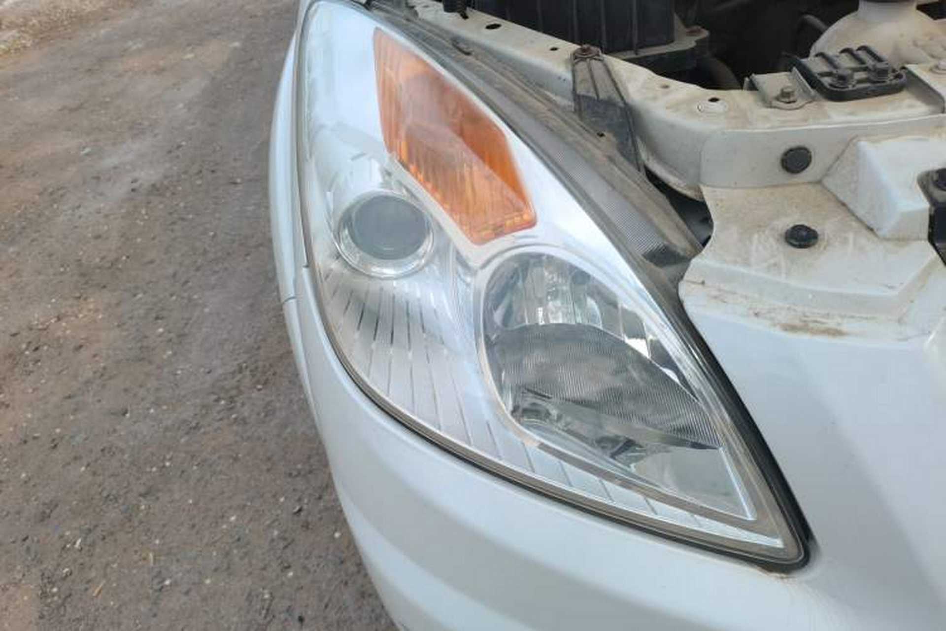Used JMC Yuhu 7 2012 2.4L 4x4 Manual Standard Edition 4G69 Right Front Headlight