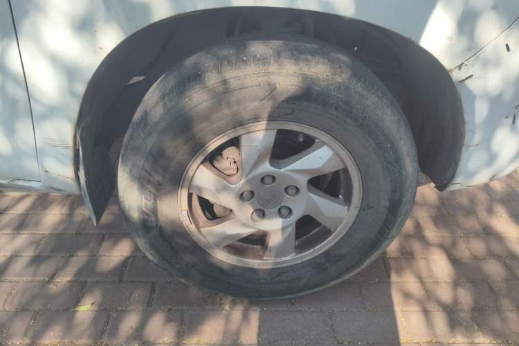 Used JMC Yuhu 7 2012 2.4L Two-Wheel Drive Manual Standard Edition 4G69 Right Front Wheel Hub