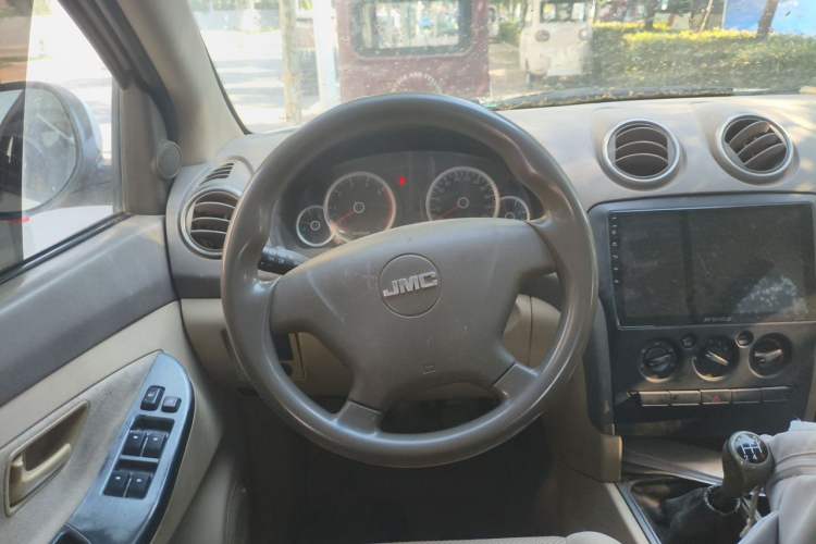Used JMC Yuhu 7 2012 2.4L Two-Wheel Drive Manual Standard Edition 4G69 Steering Wheel