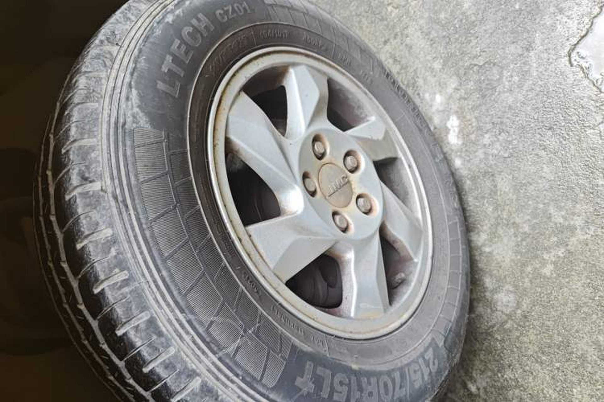 Used JMC Yuhu 7 2012 2.4T Two-Wheel Drive Manual Standard Edition JX4D24 Right Front Wheel Hub