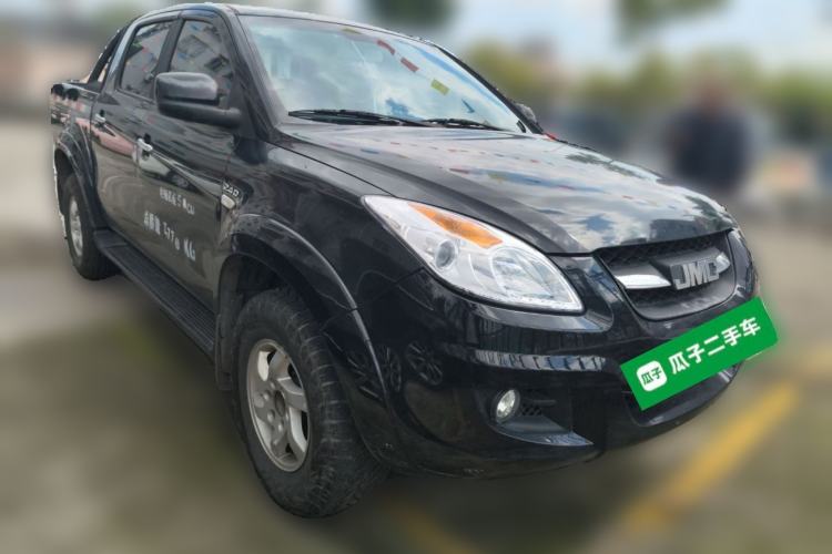 Used JMC Yuhu 7 2016 2.4T Four-Wheel Drive Luxury Edition JX4D24 Front Right 45 Deg