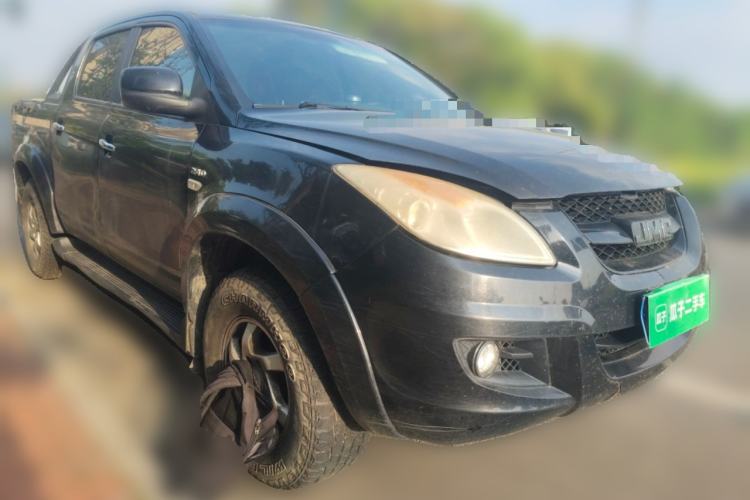 Used JMC Yuhu 7 2016 2.4T Four-Wheel Drive Luxury Edition JX4D24 Front Right 45 Deg