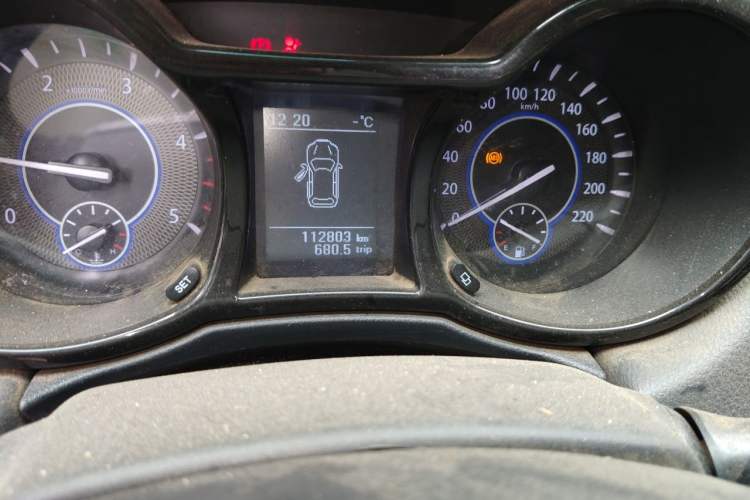 Used JMC Yuhu 7 2016 2.4T Two-Wheel Drive Luxury Edition JX4D24 Odometer Close Up