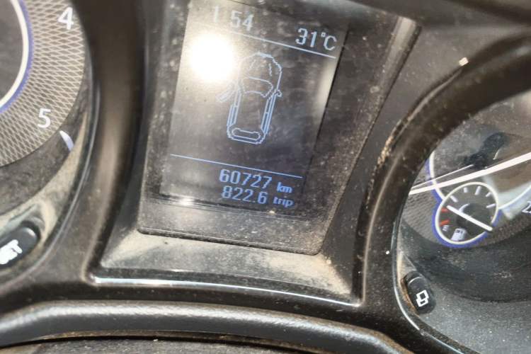 Used JMC Yuhu 7 2016 2.4T Two-Wheel Drive Luxury Edition JX4D24 Odometer Close Up