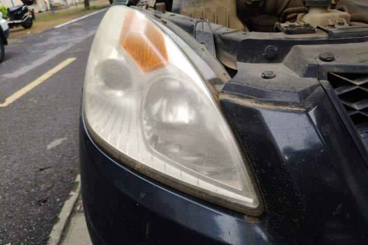 Used JMC Yuhu 7 2016 2.4T Two-Wheel Drive Luxury Edition JX4D24 Right Front Headlight