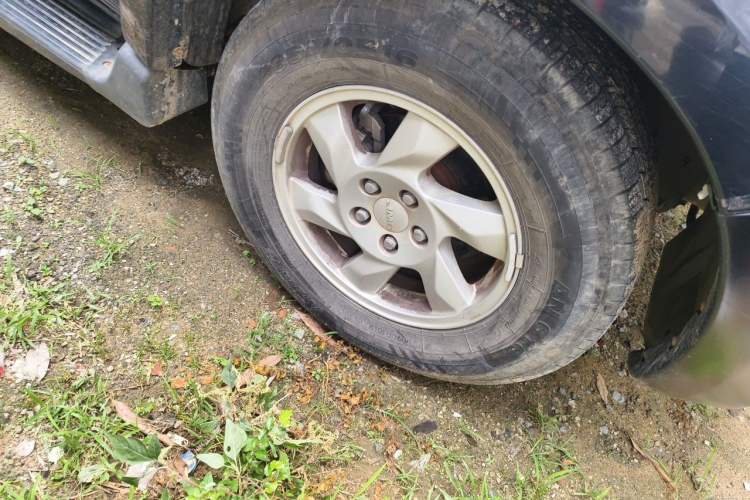 Used JMC Yuhu 7 2016 2.4T Two-Wheel Drive Luxury Edition JX4D24 Right Front Wheel Hub