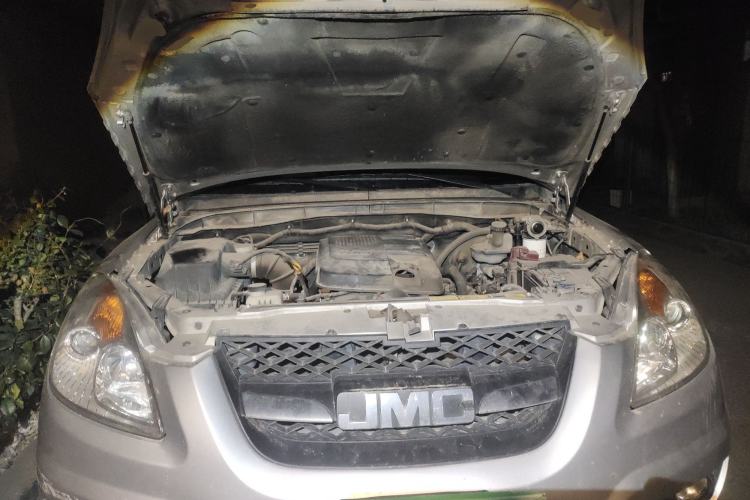 Used JMC Yuhu 7 2016 2.4T Two-Wheel Drive Luxury Edition JX4D24 Engine Bay