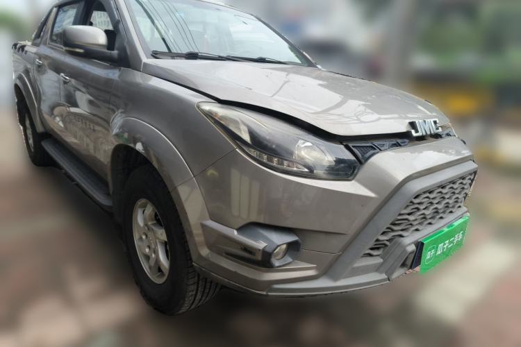 Used JMC Yuhu 7 2016 2.4L Four-Wheel Drive Ultra-Luxury 4G69 Front Right 45 Deg