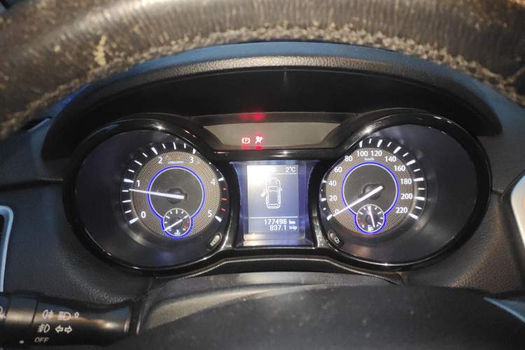 Used JMC Yuhu 7 2016 2.4T Two-Wheel Drive Luxury Edition JX4D24 Instrument Cluster