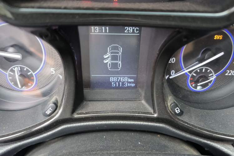 Used JMC Yuhu 7 2016 2.4L Four-Wheel Drive Ultra-Luxury 4G69 Odometer Close Up