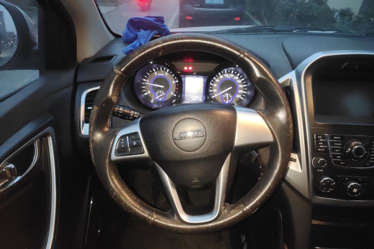 Used JMC Yuhu 7 2016 2.4T Two-Wheel Drive Luxury Edition JX4D24 Steering Wheel