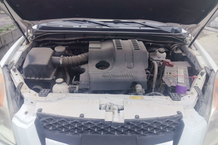 Used JMC Yuhu 7 2016 2.4L Four-Wheel Drive Luxury Version 4G69 Engine Bay
