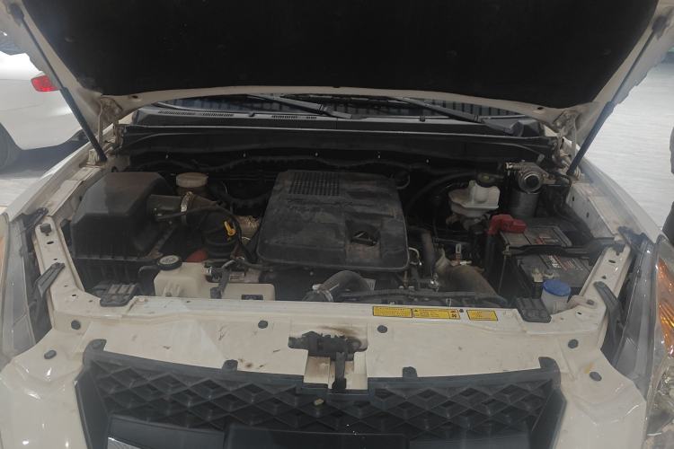 Used JMC Yuhu 7 2016 2.4T Two-Wheel Drive Luxury Edition JX4D24 Engine Bay