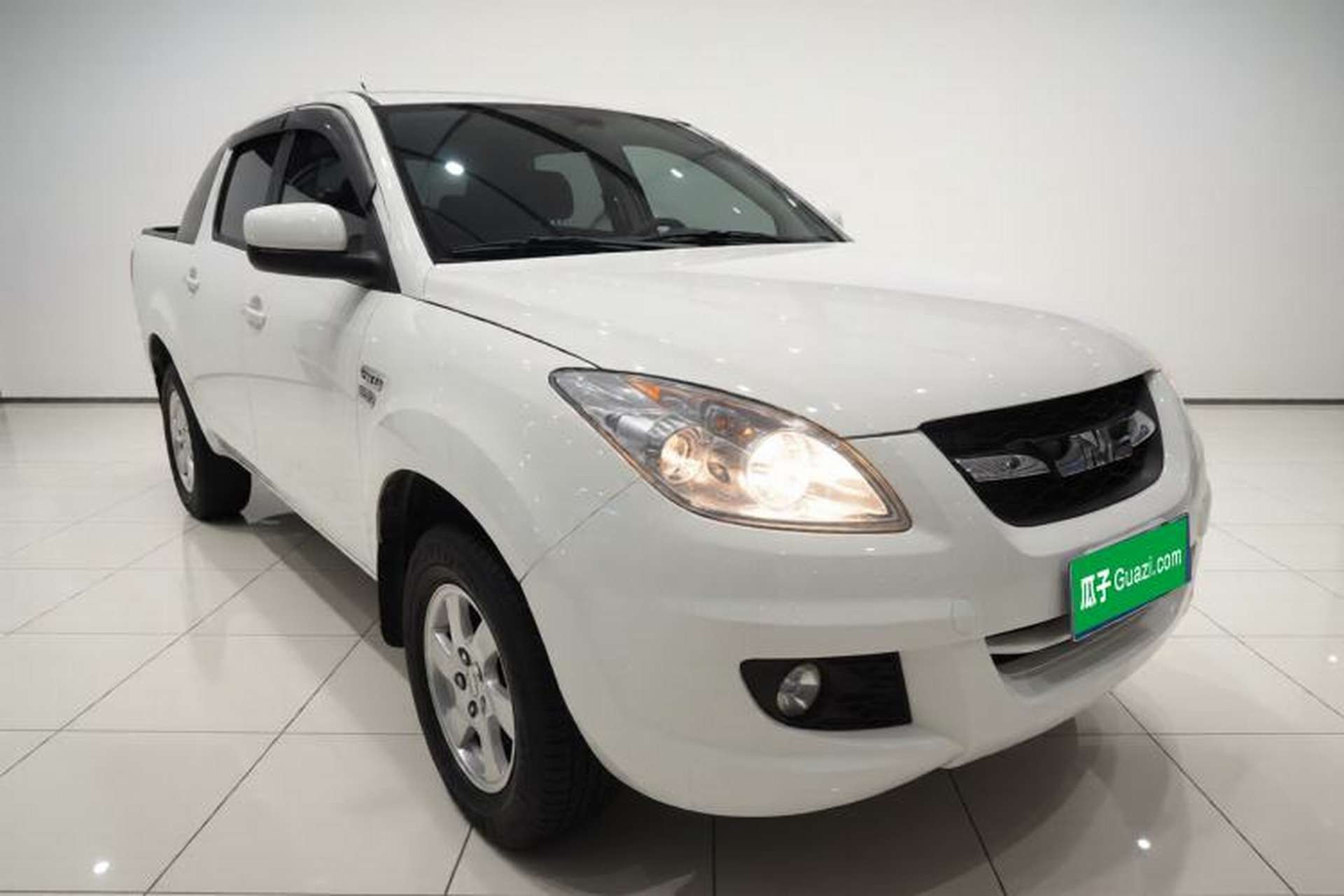 Used JMC Yuhu 7 2016 2.4T Two-Wheel Drive Luxury Edition JX4D24 Exterior 1