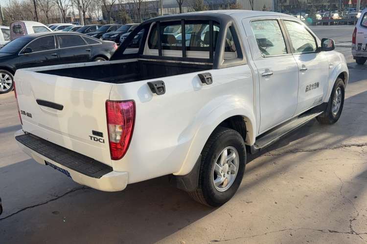 Used JMC Yuhu 7 2016 2.4T Four-Wheel Drive Luxury Edition JX4D24 Exterior 3