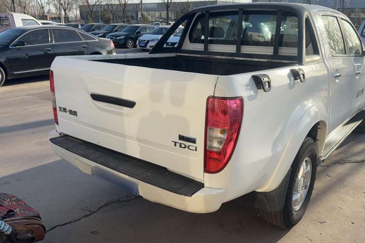 Used JMC Yuhu 7 2016 2.4T Four-Wheel Drive Luxury Edition JX4D24 Exterior 4