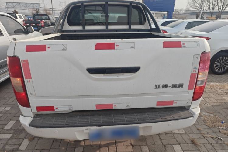 Used JMC Yuhu 7 2016 2.4T Four-Wheel Drive Ultra-Luxury Edition JX4D24 Exterior 4