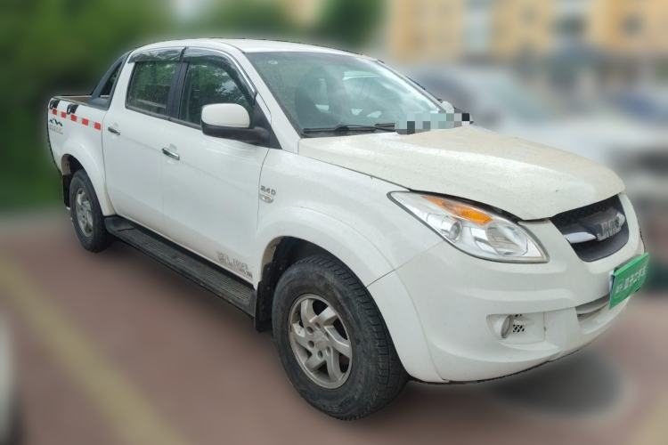 Used JMC Yuhu 7 2016 2.4T Four-Wheel Drive Luxury Edition JX4D24 Front Right 45 Deg