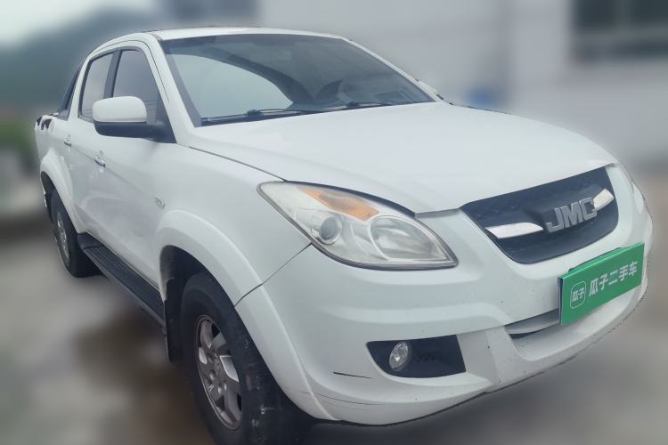Used JMC Yuhu 7 2016 2.4L Four-Wheel Drive Luxury Version 4G69 Front Right 45 Deg
