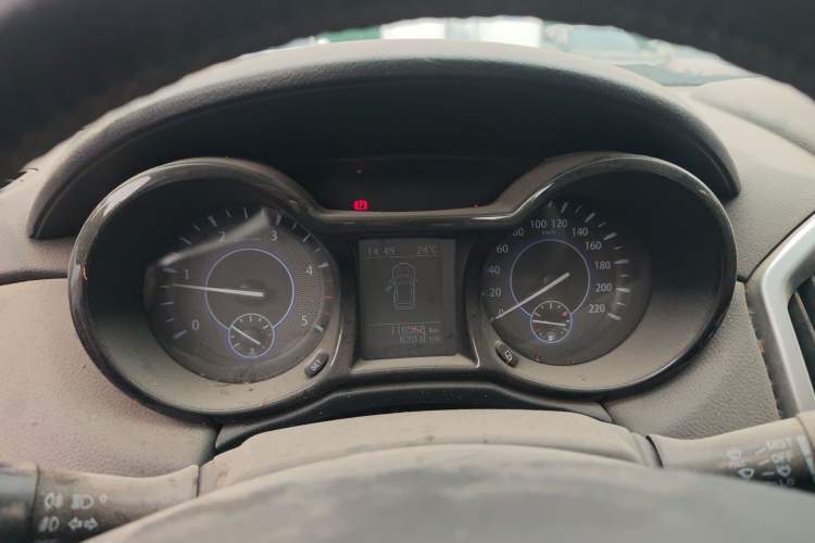 Used JMC Yuhu 7 2016 2.4T Two-Wheel Drive Luxury Edition JX4D24 Instrument Cluster