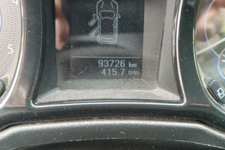 Used JMC Yuhu 7 2016 2.4T Four-Wheel Drive Luxury Edition JX4D24 Odometer Close Up