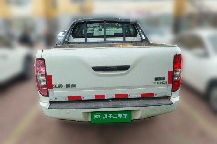 Used JMC Yuhu 7 2016 2.4T Four-Wheel Drive Luxury Edition JX4D24 Rear