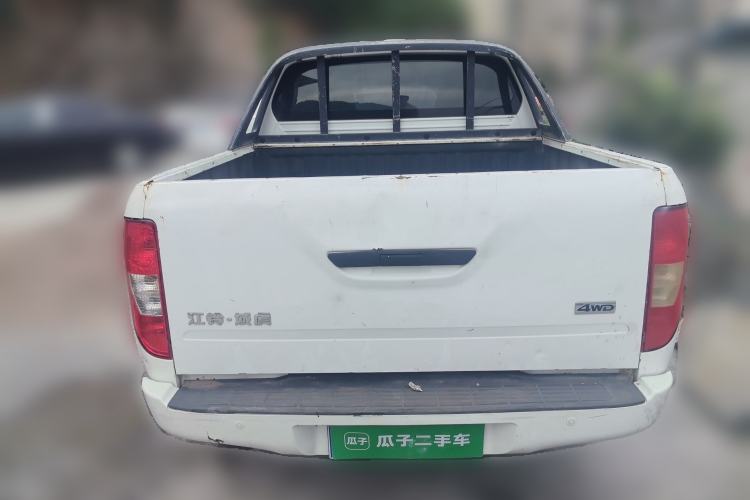 Used JMC Yuhu 7 2016 2.4L Four-Wheel Drive Luxury Version 4G69 Rear