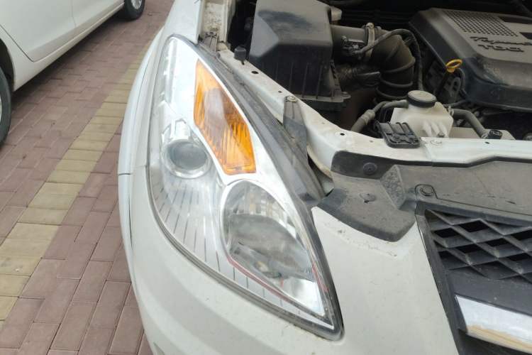 Used JMC Yuhu 7 2016 2.4T Four-Wheel Drive Luxury Edition JX4D24 Right Front Headlight