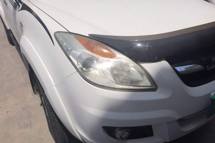 Used JMC Yuhu 7 2016 2.4T Four-Wheel Drive Luxury Edition JX4D24 Right Front Headlight