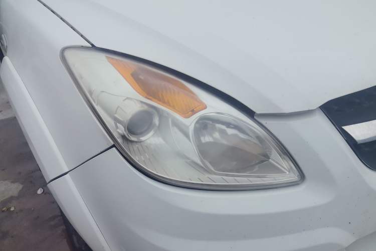 Used JMC Yuhu 7 2016 2.4L Four-Wheel Drive Luxury Version 4G69 Right Front Headlight