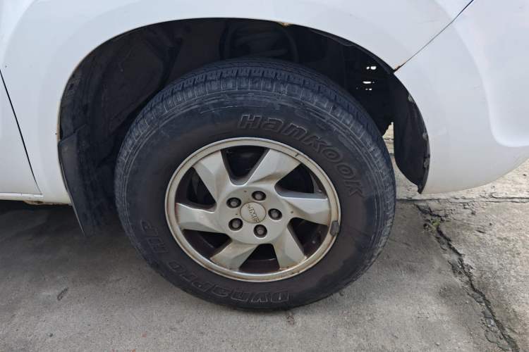 Used JMC Yuhu 7 2016 2.4L Two-Wheel Drive Luxury Version 4G69 Right Front Wheel Hub