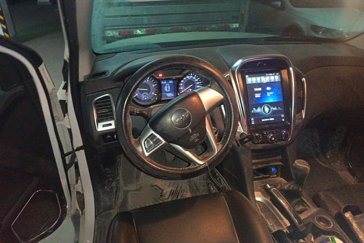 Used JMC Yuhu 7 2016 2.4T Two-Wheel Drive Luxury Edition JX4D24 Steering Wheel