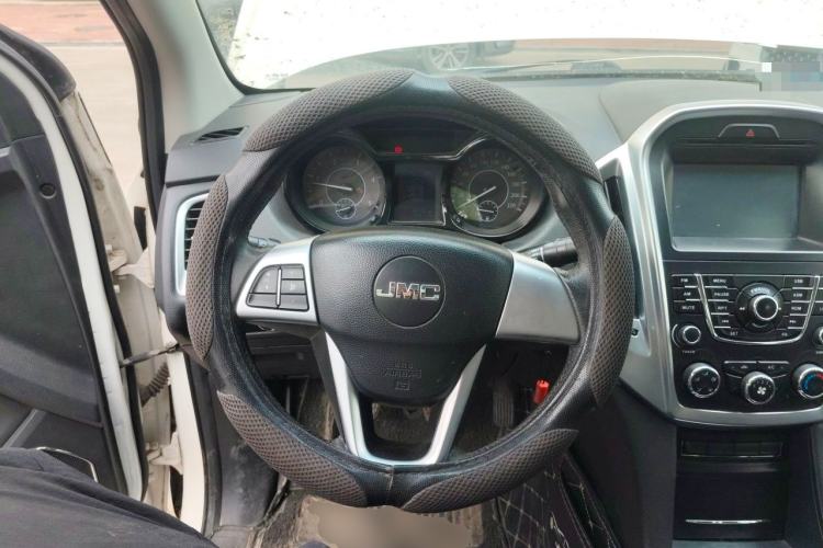 Used JMC Yuhu 7 2016 2.4T Four-Wheel Drive Luxury Edition JX4D24 Steering Wheel