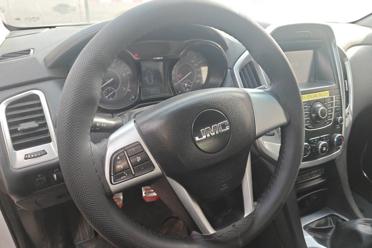 Used JMC Yuhu 7 2016 2.4T Four-Wheel Drive Ultra-Luxury Edition JX4D24 Steering Wheel